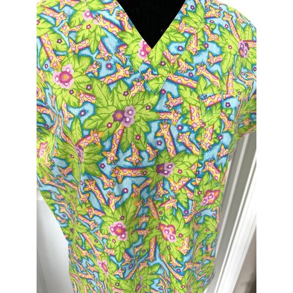 S.C.R.U.B.S. Giraffe Print Scrub Top Size Small - Picture 2 of 5